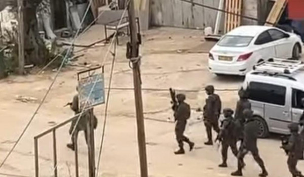 الاحتلال يعتقل 3 مواطنين بينهم امرأة حام...