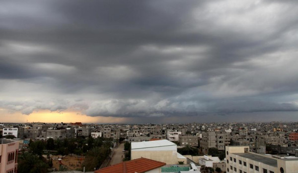 الطقس: أجواء ماطرة وباردة...