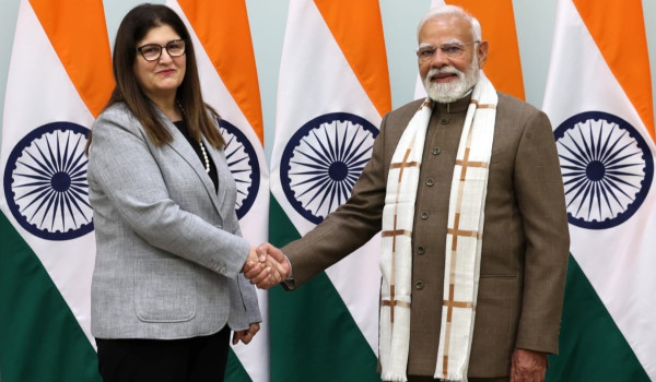 وزيرة الخارجية تلتقي رئيس وزراء جمهورية ...