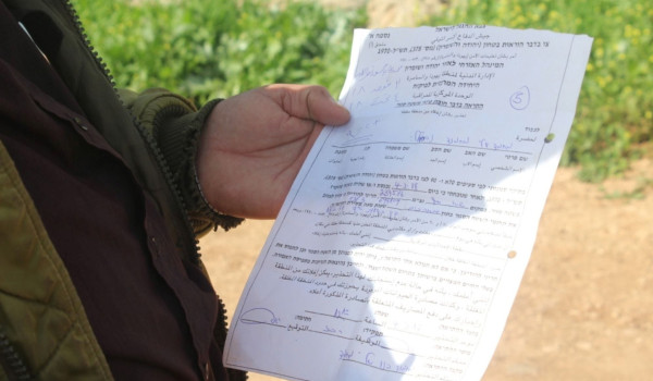 الاحتلال يخطر بوقف العمل والبناء في غرفة...