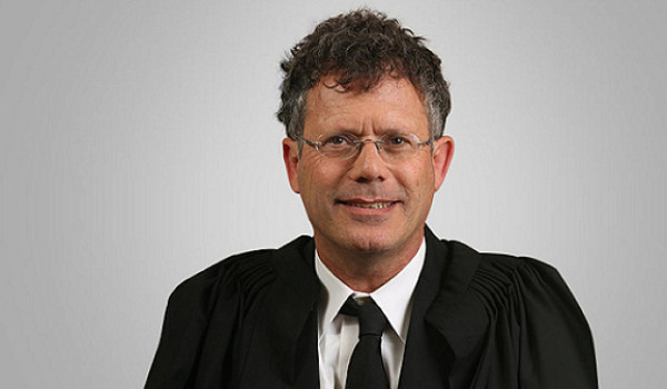 الكنيست يقاطع رئيس المحكمة العليا: هرتسو...