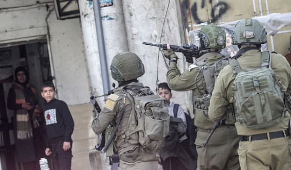 اعتقال العشرات بالضفة والقدس بينهم أسرى ...