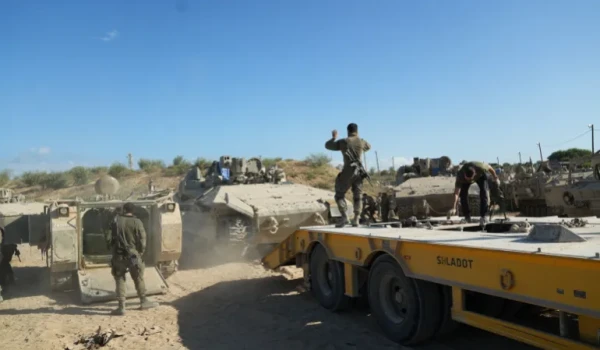 تقرير: الجيش الإسرائيلي يقيم نقاط تجميع ...