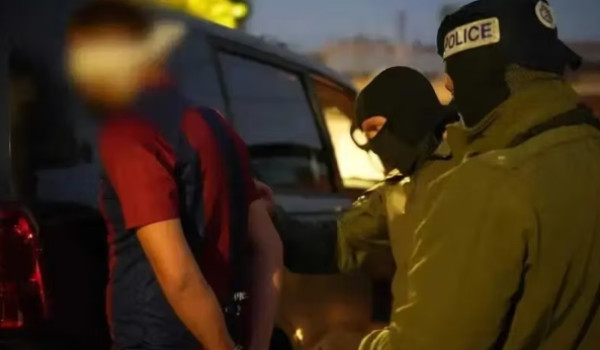 الكشف عن هوية مشتبه بتهريب بضائع إلى غزة...