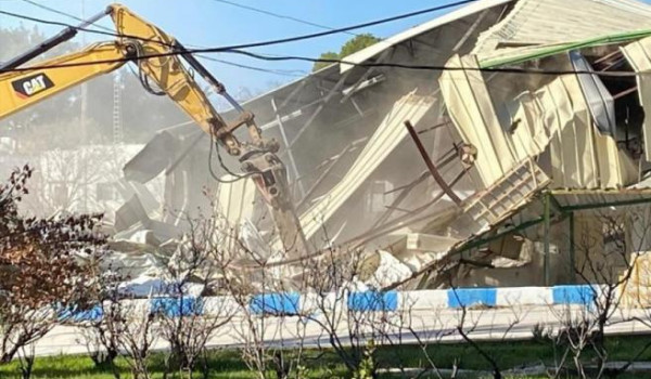 الاحتلال يقطع المياه والكهرباء عن مقرات ...