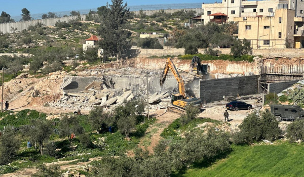 الاحتلال يهدم منزلا في بيت عوا غرب الخلي...