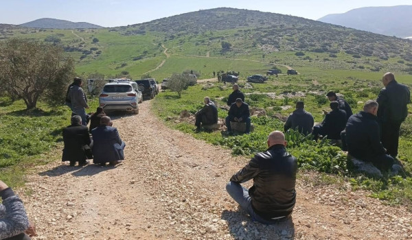 الاحتلال يحتجز صحفيين ونشطاء خلال فعالية...