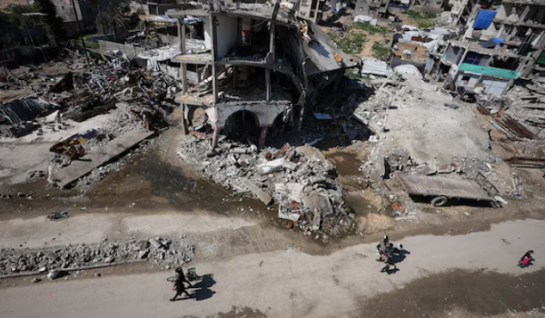 رويترز: المانحون مترددون في تمويل خطة غز...