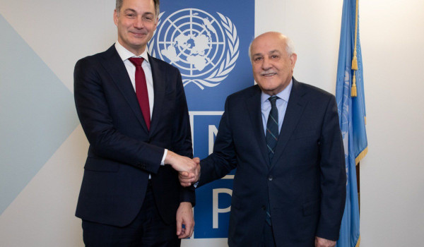 منصور يبحث مع برنامج الأمم المتحدة الإنم...