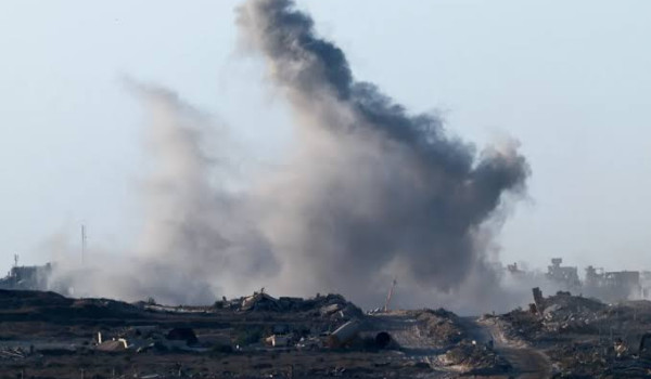 جيش الاحتلال يقصف في غزة ويدّعي أن قواته...