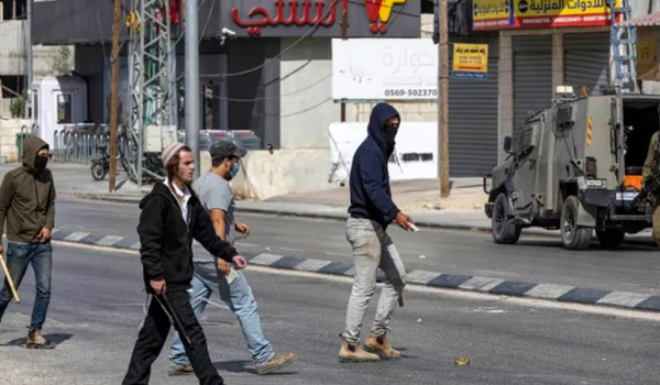 اعتداءات واسعة للمستعمرين في الضفة : رعي...