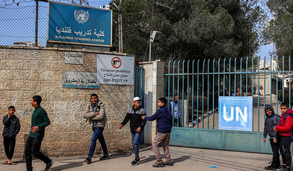 مخاوف ومصير مجهول للطلبة :كلية قلنديا مح...