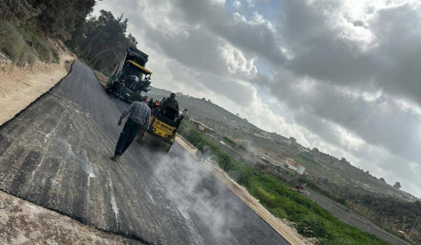 طولكرم: البدء بتعبيد المقطع الأول من شار...