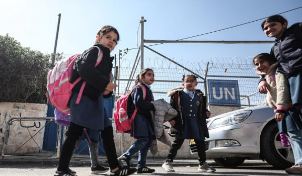 تقرير يحذّر من إغلاق مدارس 