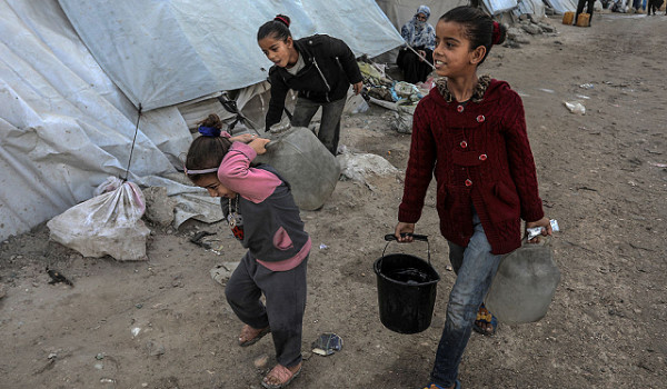 غزة: 5 شهداء وعدة مصابين بينهم أطفال بغا...