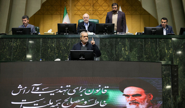 الرئيس الإيراني: لا نسعى للسلاح النووي و...