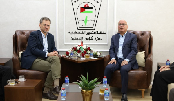 أبو هولي : حماية الأونروا وتحسين أوضاع ا...