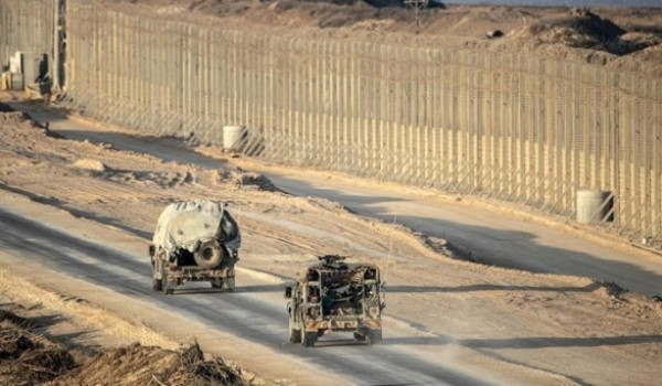 إسرائيل تعزز حدودها مع مصر بعد اقتراب شا...