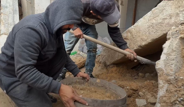 بين الركام والوفاء: قصة بحث المواطن محمو...