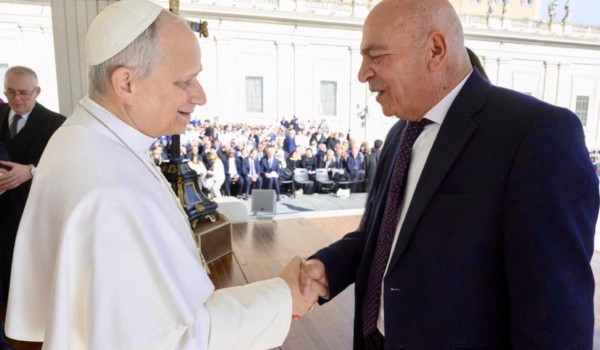 الحايك يطلع بابا الفاتيكان على تطورات ال...
