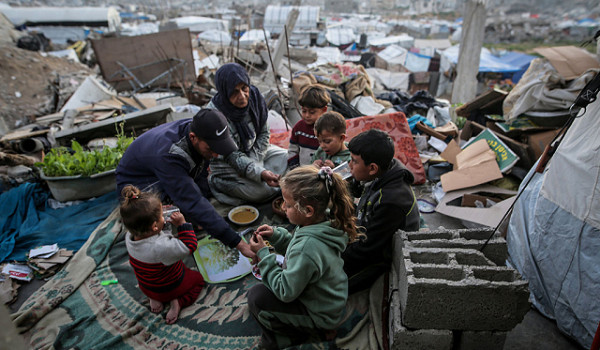 غارات وعمليات نسف إسرائيلية في قطاع غزة...