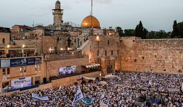 نتنياهو يلغي بحث قانون يتعلق بحائط البرا...