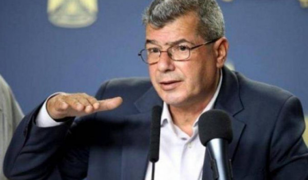 هيكل عظمي غير مكتمل بقلم عيسى قراقع...