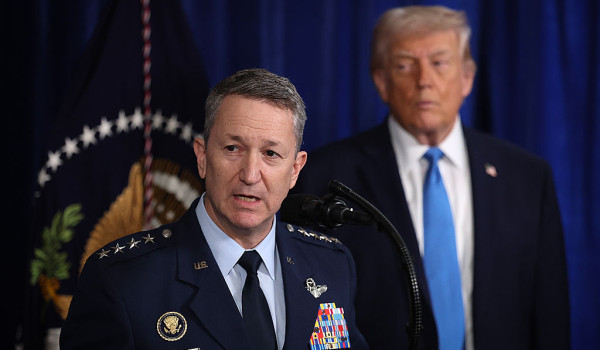 قائد الجيش الأميركي يحذّر ترامب من مهاجم...