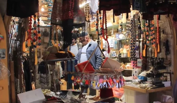 تقرير فيديو : تجار البلدة القديمة في الخ...