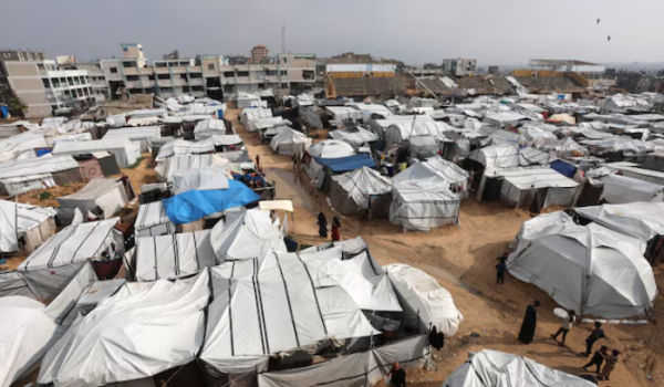 مغادرة 57 موظفا دوليا من غزة بعد حظر عمل...