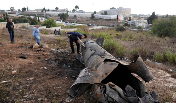 سقوط 70 شظية صواريخ في الضفة منذ بدء الح...