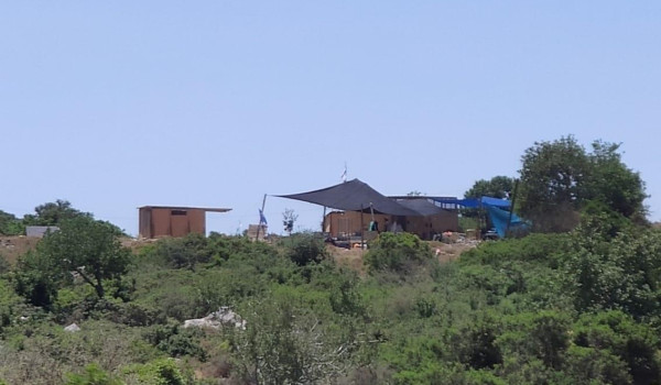 مستوطنون يقيمون بؤرة استعمارية جديدة بين...