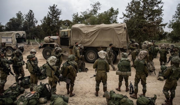 إسرائيل تعزز قواتها عند الحدود مع لبنان...