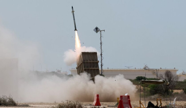 الجيش الإيراني يعلن استهداف قاعدتين عسكر...