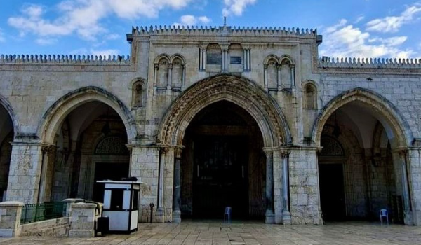 الاحتلال يواصل إغلاق المسجد الأقصى لليوم...