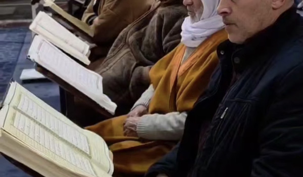 الاحتلال يمنع آلاف المواطنين من أداء صلا...