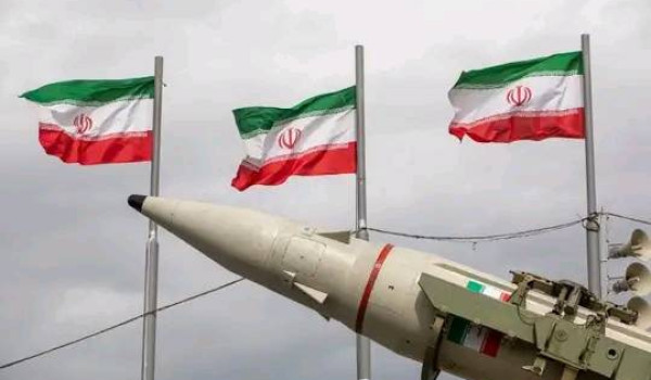 سقوط شظايا صاروخ في عسقلان وسماع انفجارا...