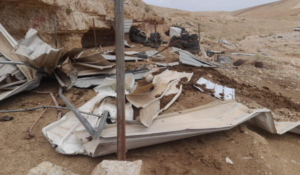 مستعمرون يهاجمون المزارعين ورعاة الماشية...