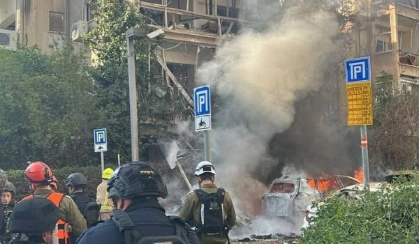 6 إصابات ودمار 3 مبان بسقوط صاروخ إيراني...