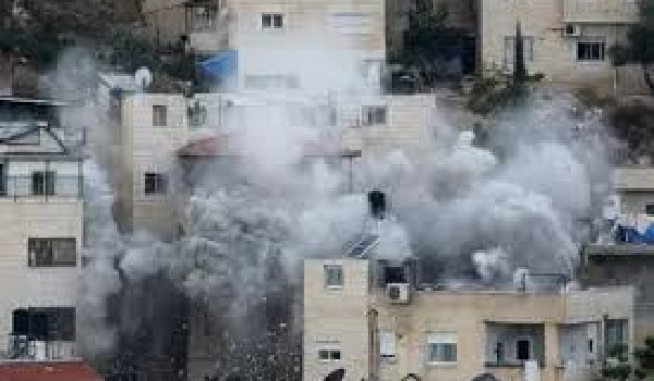 الاحتلال يفجر منزلا في مدينة نابلس...