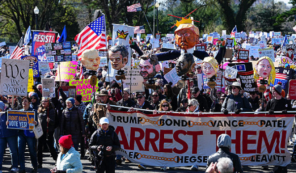 مظاهرات حاشدة في الولايات المتحدة ومدن أ...