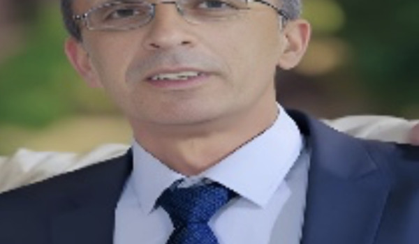 التعليم الهجين في المدارس: بين طموح التك...