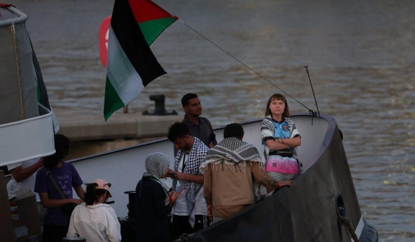 سفينتان فرنسيتان تنضمان لأسطول كسر الحصا...