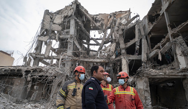 انفجارات في طهران وأصفهان وهجمات صاروخية...