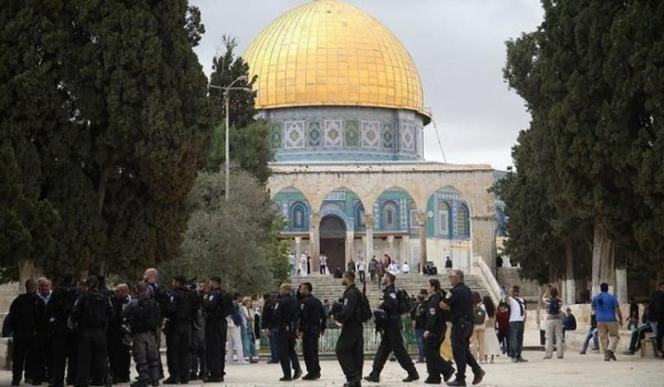 سلطات الاحتلال تغلق 