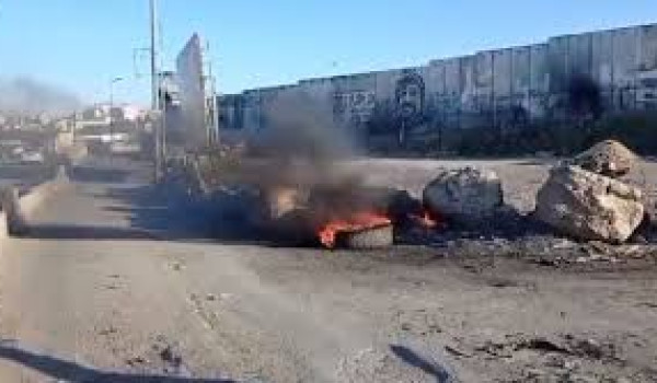 مواجهات مع الاحتلال قرب حاجز قلنديا...