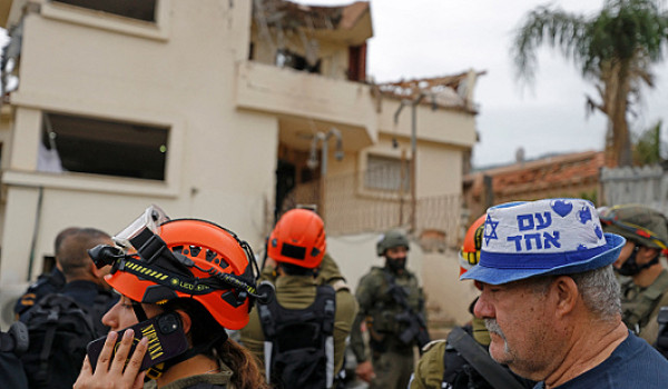 غارات إسرائيلية على لبنان وحزب الله يقصف...