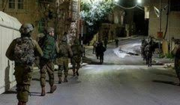 الاحتلال يقتحم عايدة شمال بيت لحم ويداهم...