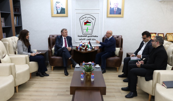 أبو هولي يبحث مع السفير الهولندي سبل دعم...