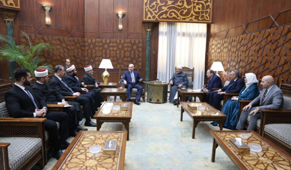 وفد  فلسطيني يبحث مع شيخ الأزهر حماية ال...